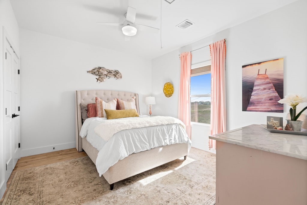 568 W Post Oak Lane Property Photo 23