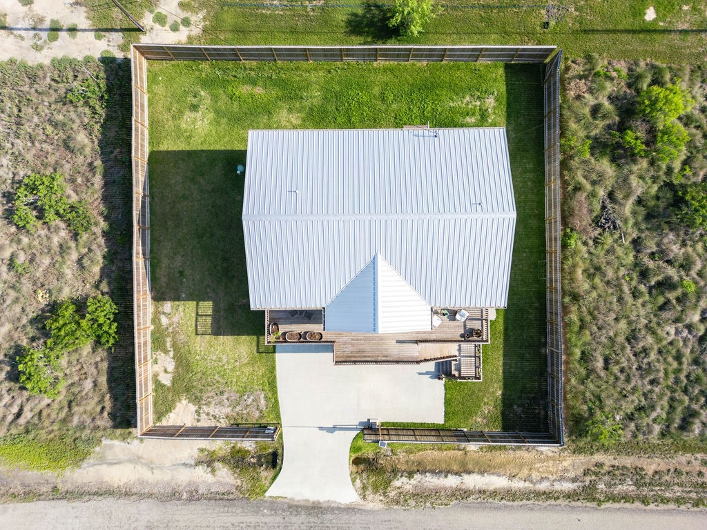 568 W Post Oak Lane Property Photo 34