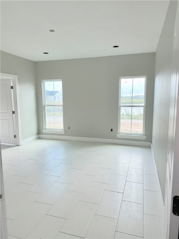 110 Mclead Property Photo 6