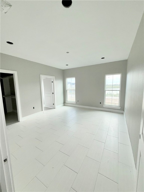 110 Mclead Property Photo 7