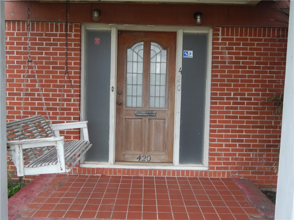 420 Delaine Dr Property Photo 3