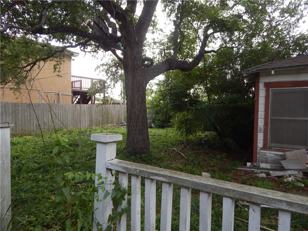420 Delaine Dr Property Photo 16