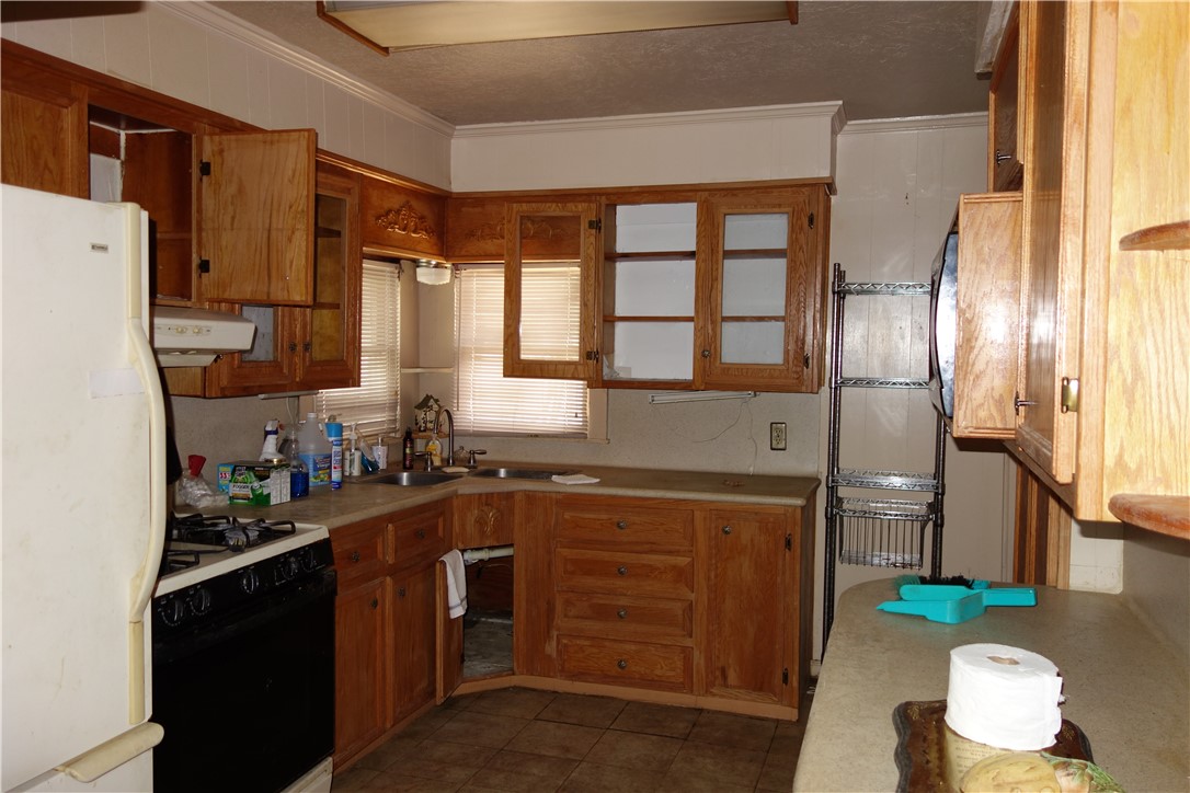 2518 Halsey St Property Photo 11