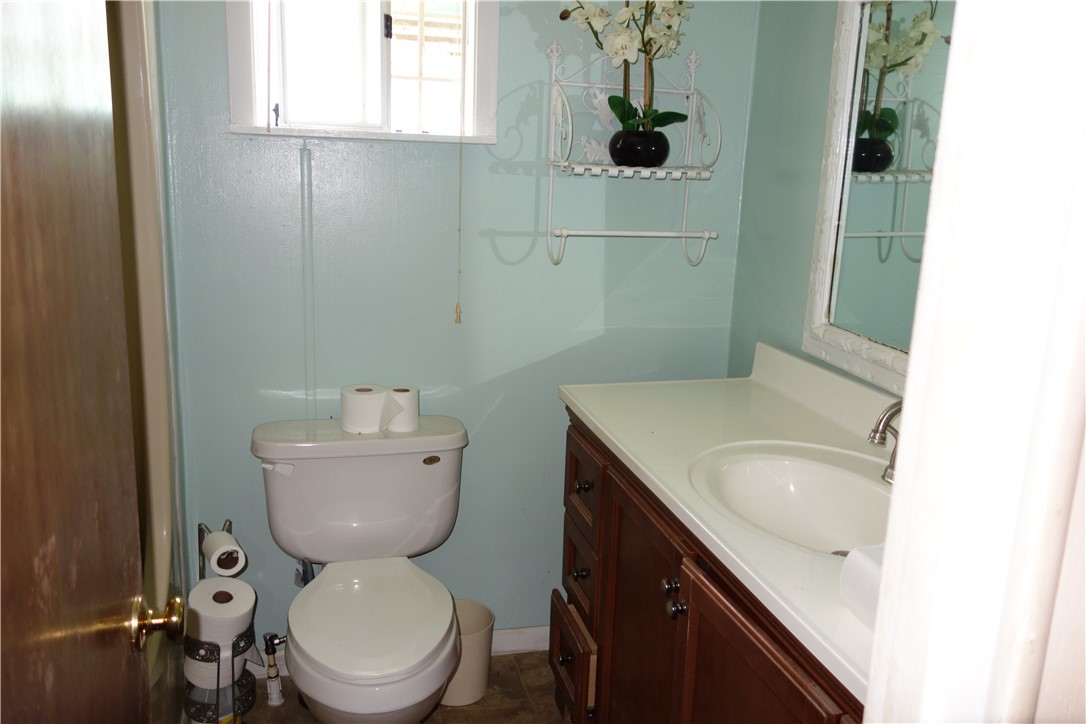 2518 Halsey St Property Photo 14