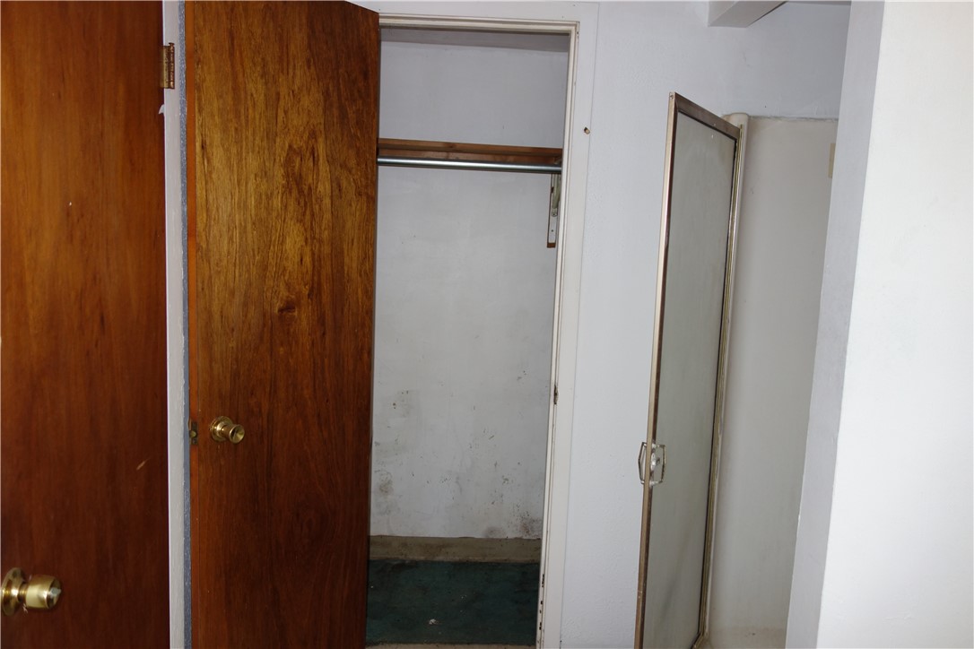 2518 Halsey St Property Photo 17