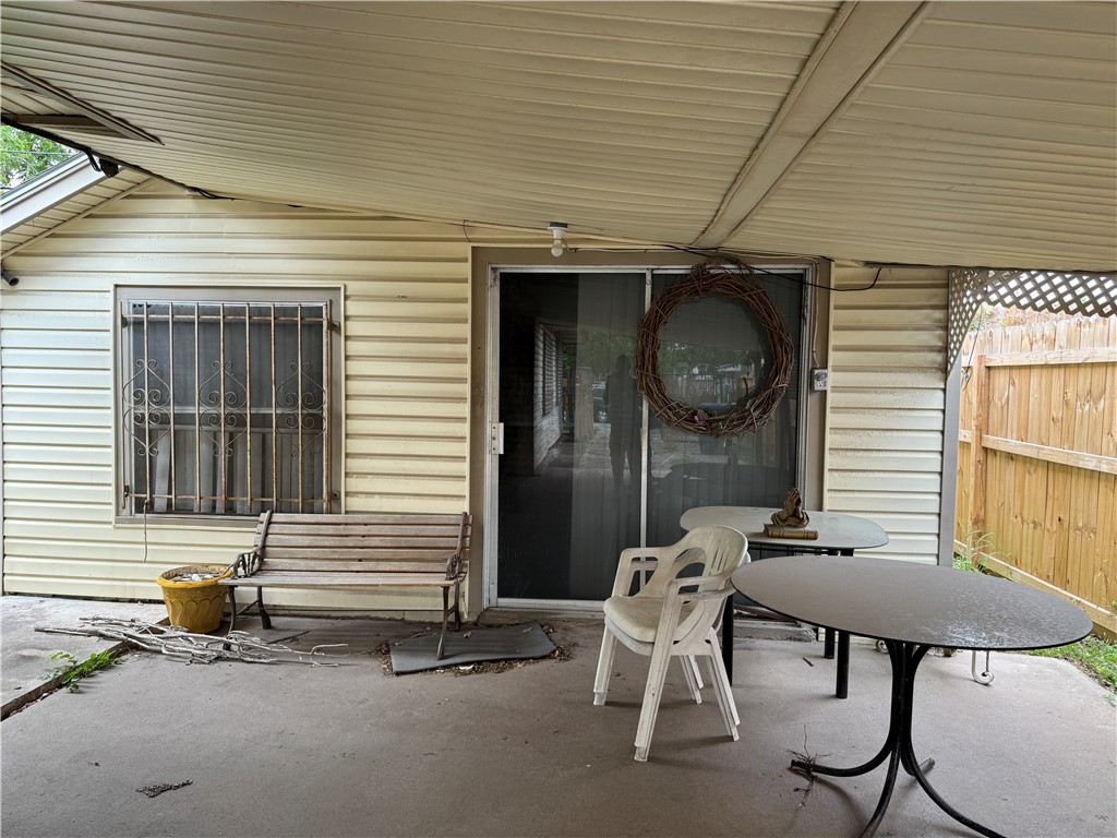 2518 Halsey St Property Photo 19