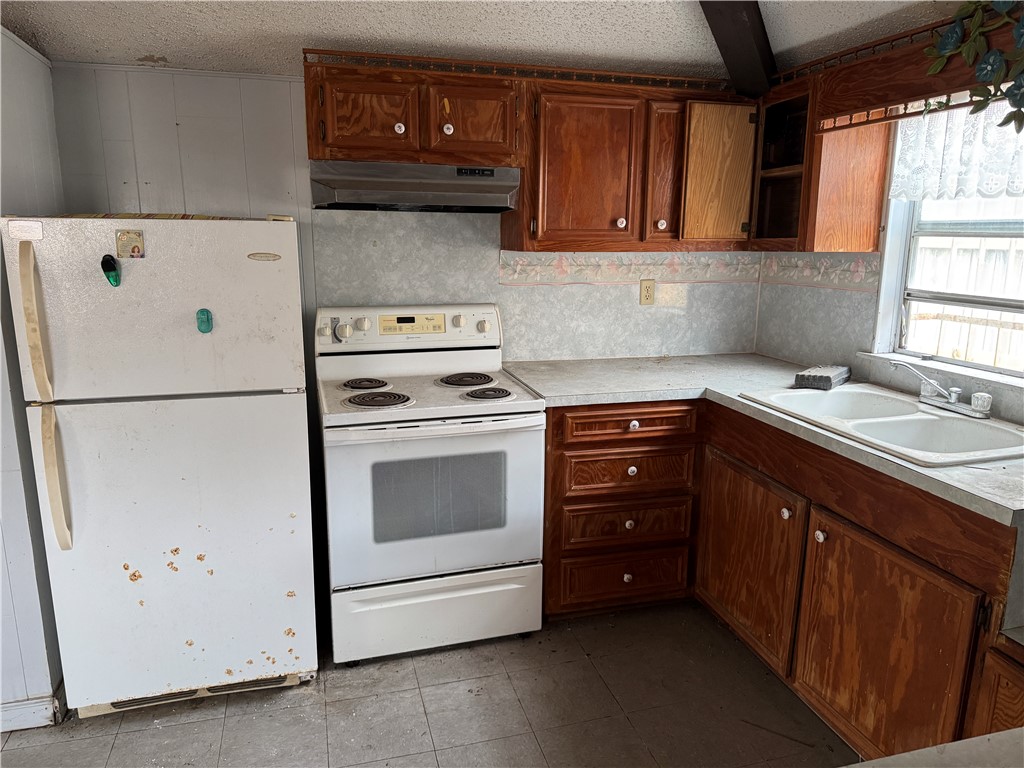 2518 Halsey St Property Photo 21