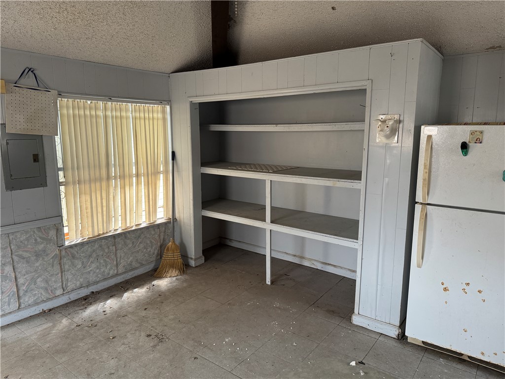 2518 Halsey St Property Photo 22