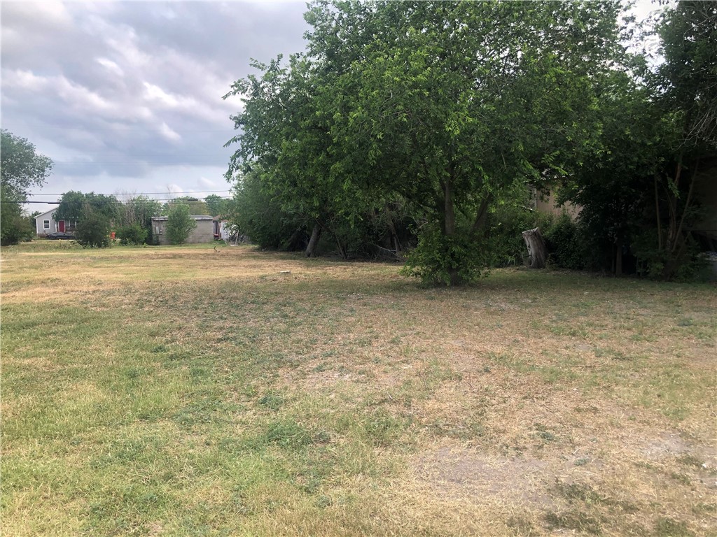 618 W Avenue E Property Photo