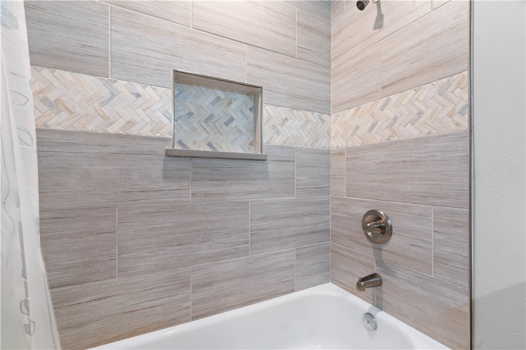 71 Nassau Dr 403 Property Photo 17
