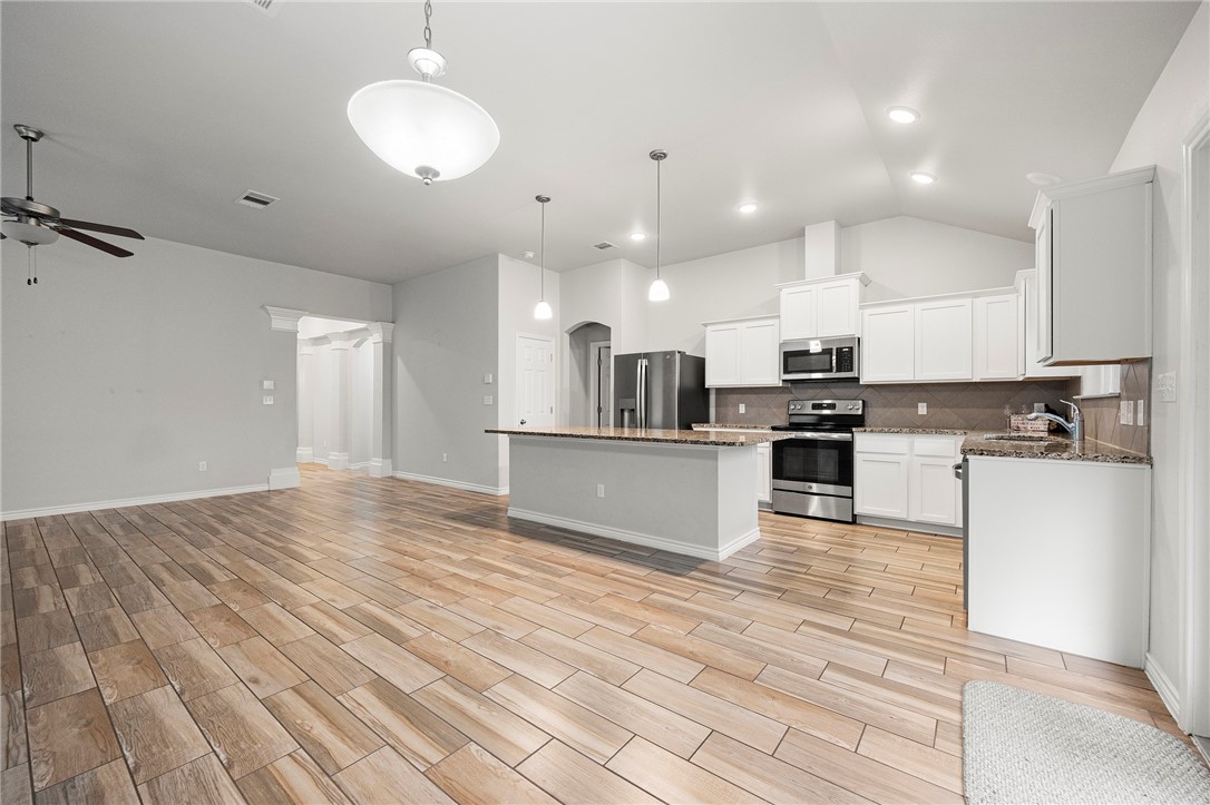 10113 Maverick Property Photo 7