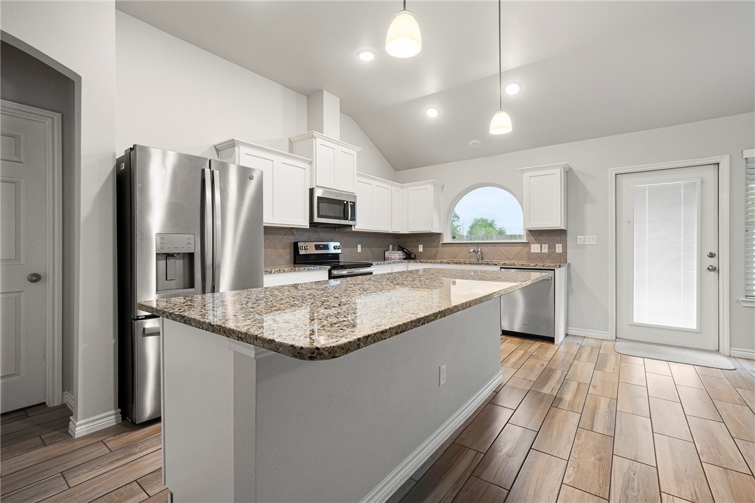 10113 Maverick Property Photo 8