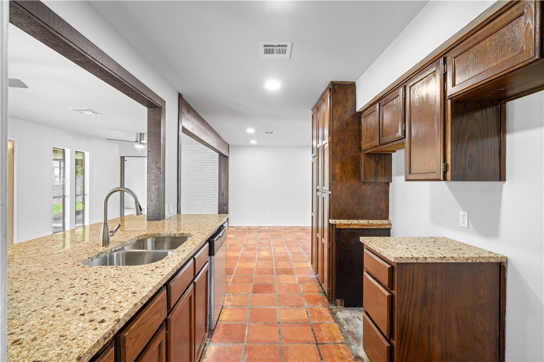 6106 Orangewood Dr Property Photo 20