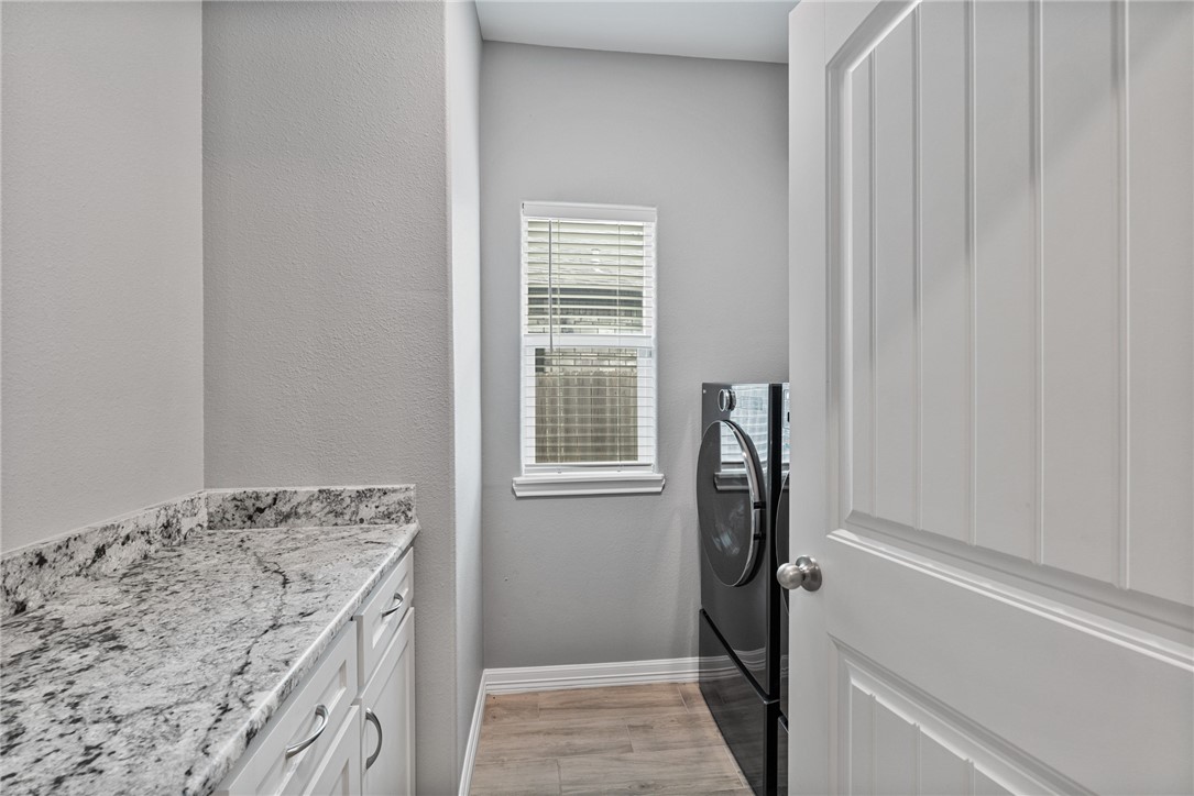 4229 Midlands St Property Photo 16