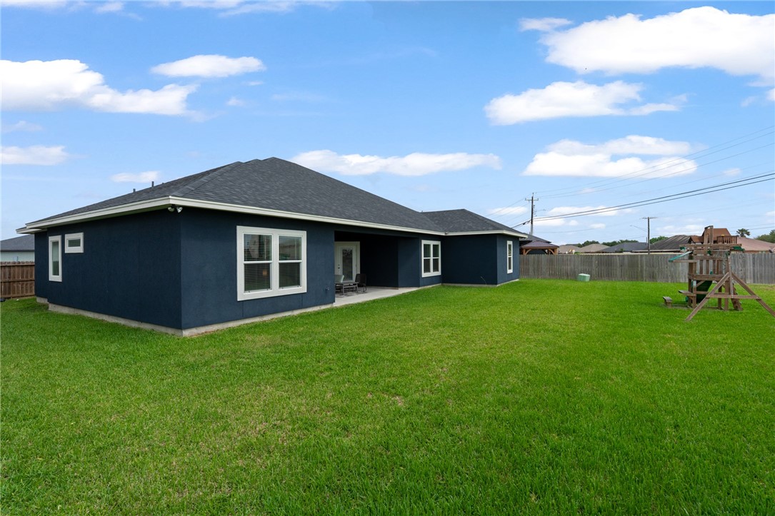 4229 Midlands St Property Photo 17