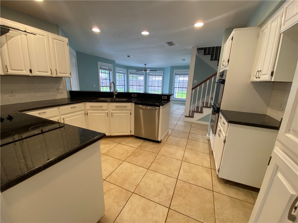 7429 Lake Maggorie Dr Property Photo 7