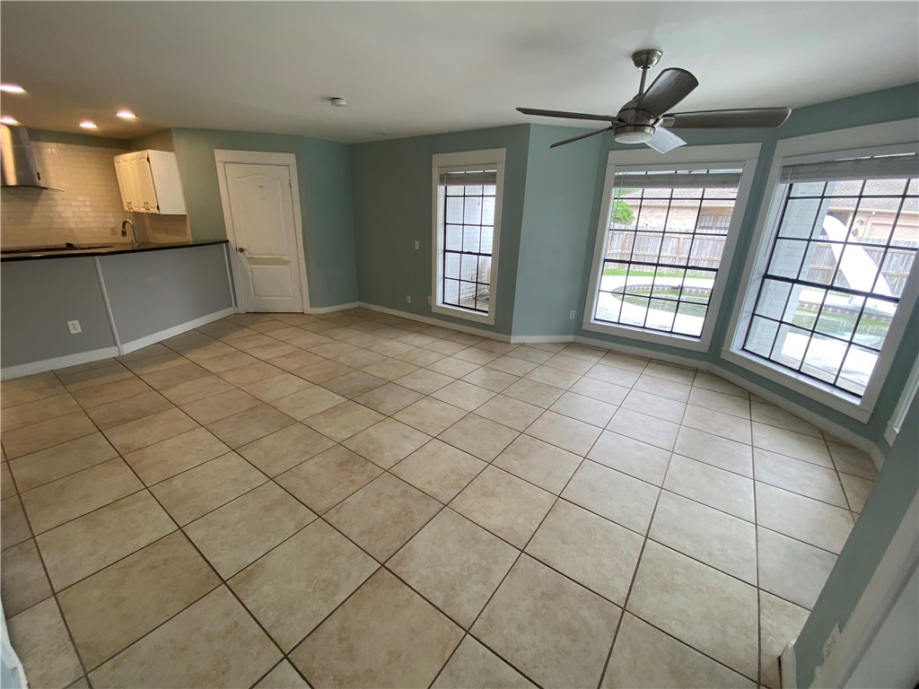 7429 Lake Maggorie Dr Property Photo 12