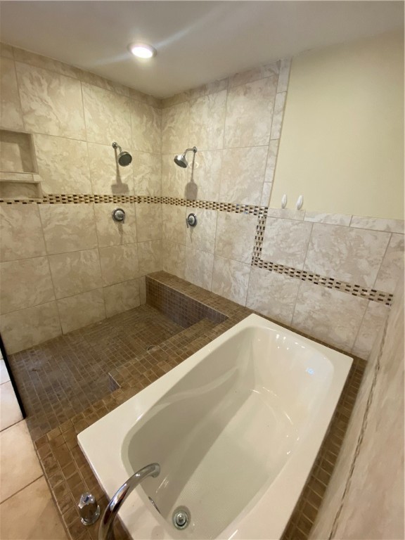 7429 Lake Maggorie Dr Property Photo 18