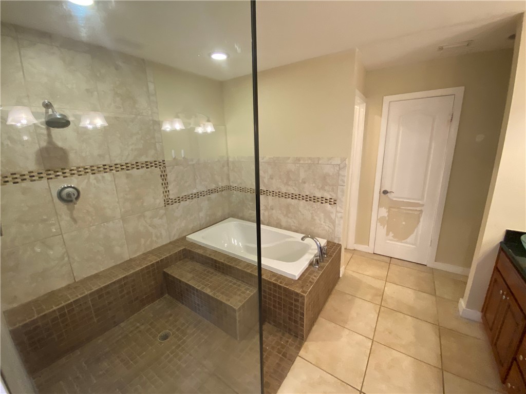 7429 Lake Maggorie Dr Property Photo 19