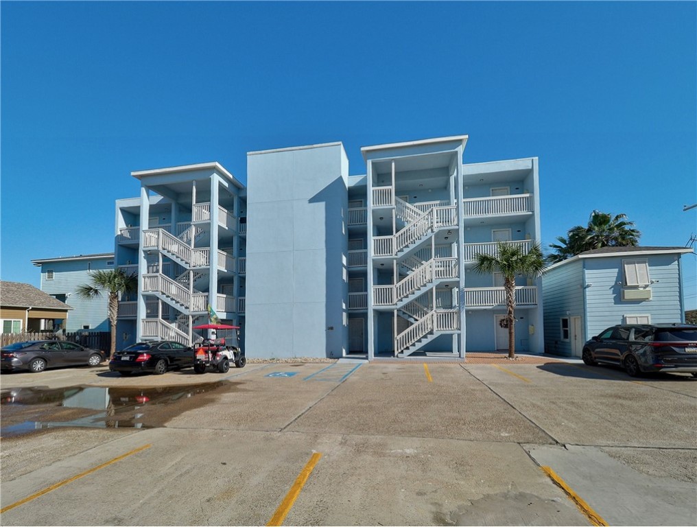 407 Beach Ave 112 Property Photo 2