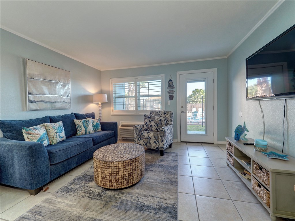 407 Beach Ave 112 Property Photo 4