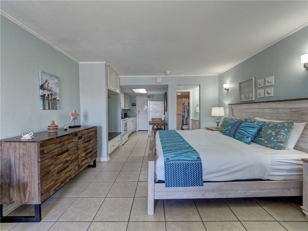 407 Beach Ave 112 Property Photo 11