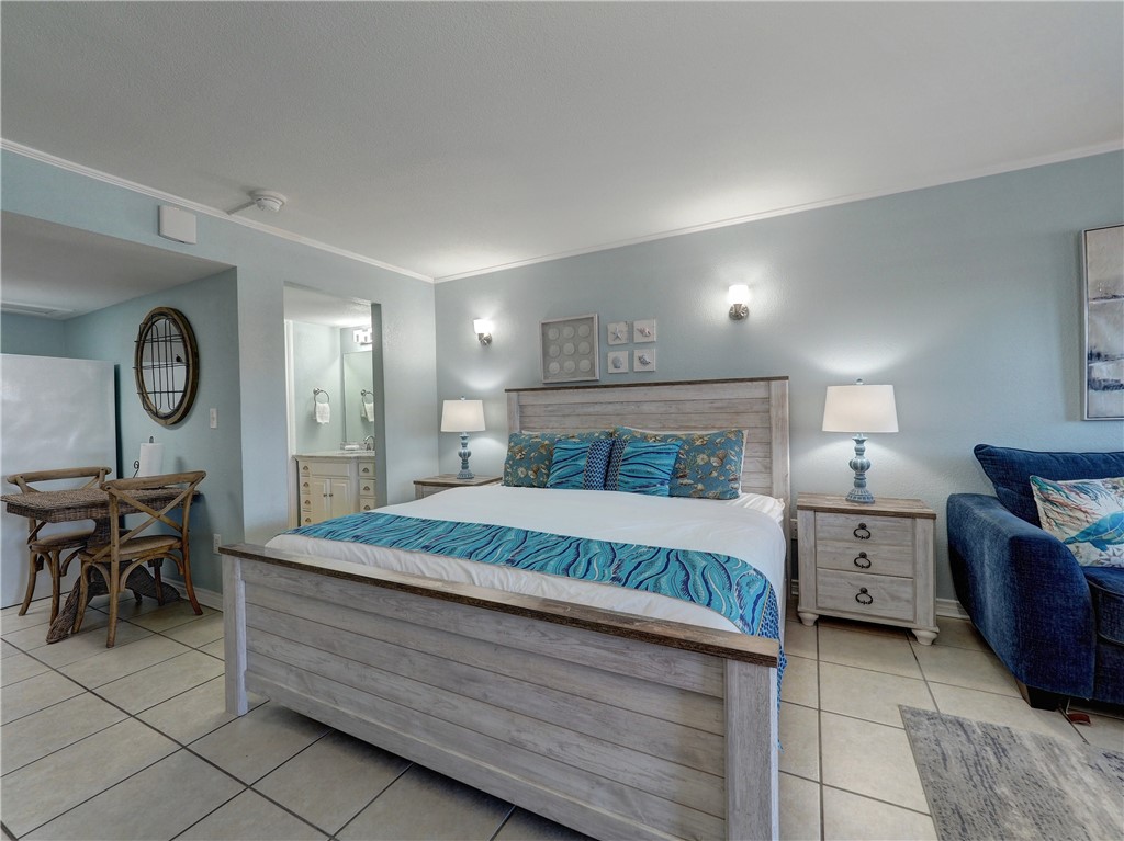 407 Beach Ave 112 Property Photo 12