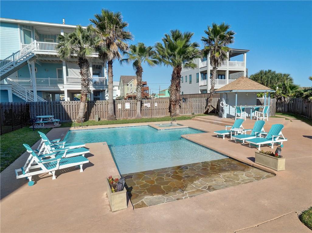 407 Beach Ave 112 Property Photo 18