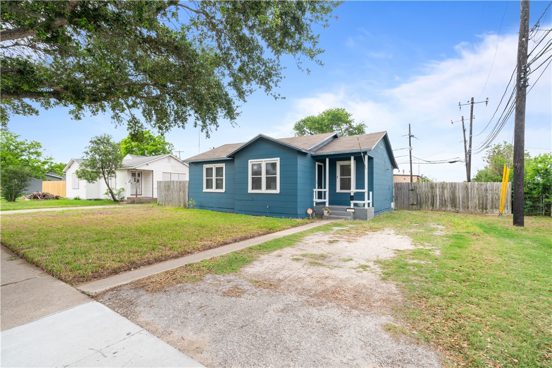 3813 Delphine St Property Photo 1
