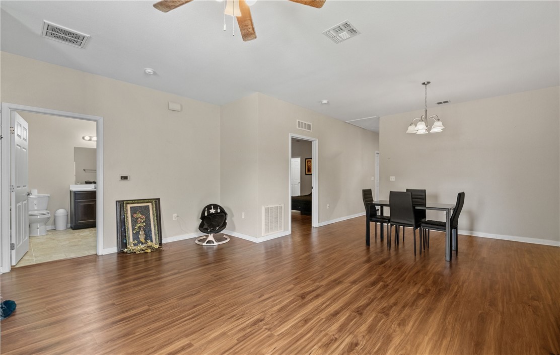 2025 Islla Dr Property Photo 2