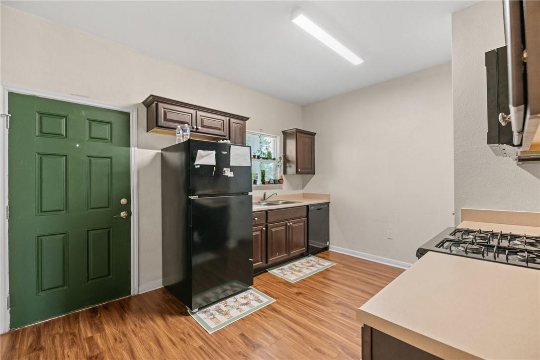 2025 Islla Dr Property Photo 4
