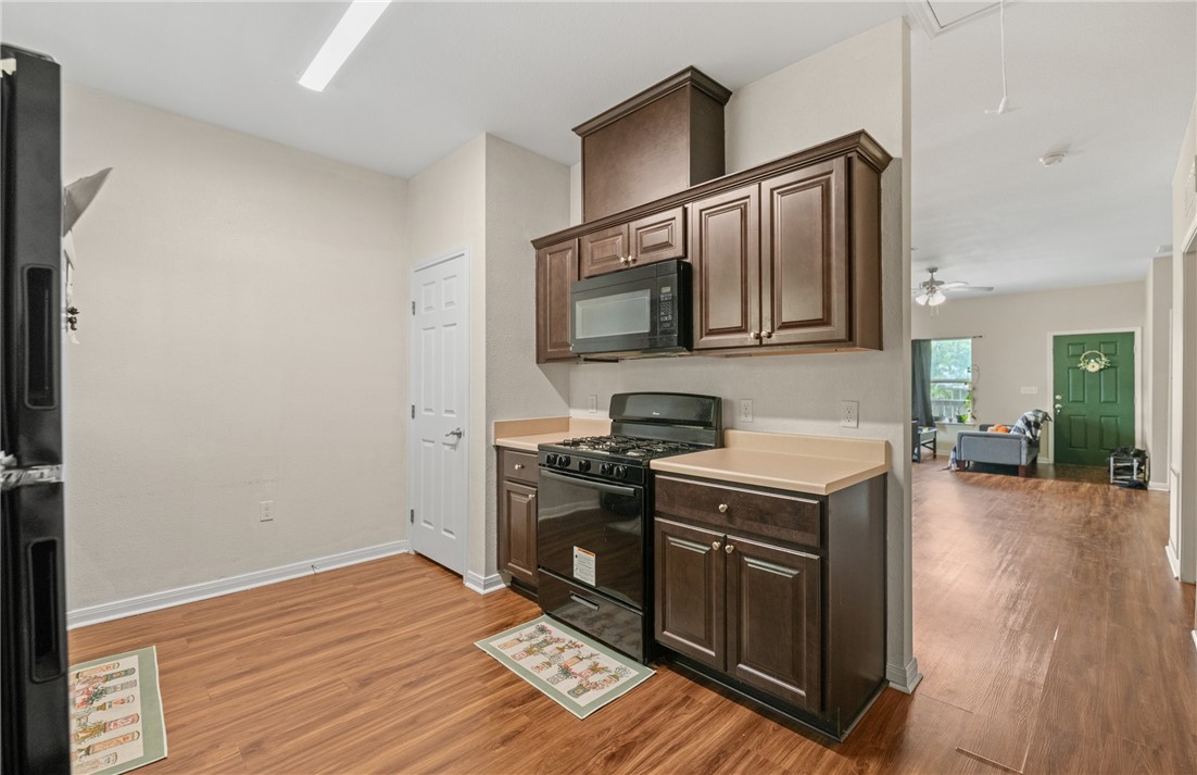 2025 Islla Dr Property Photo 5