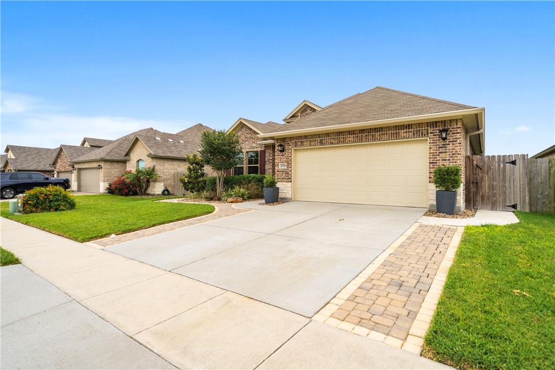 2538 Las Estrellas St Property Photo 3