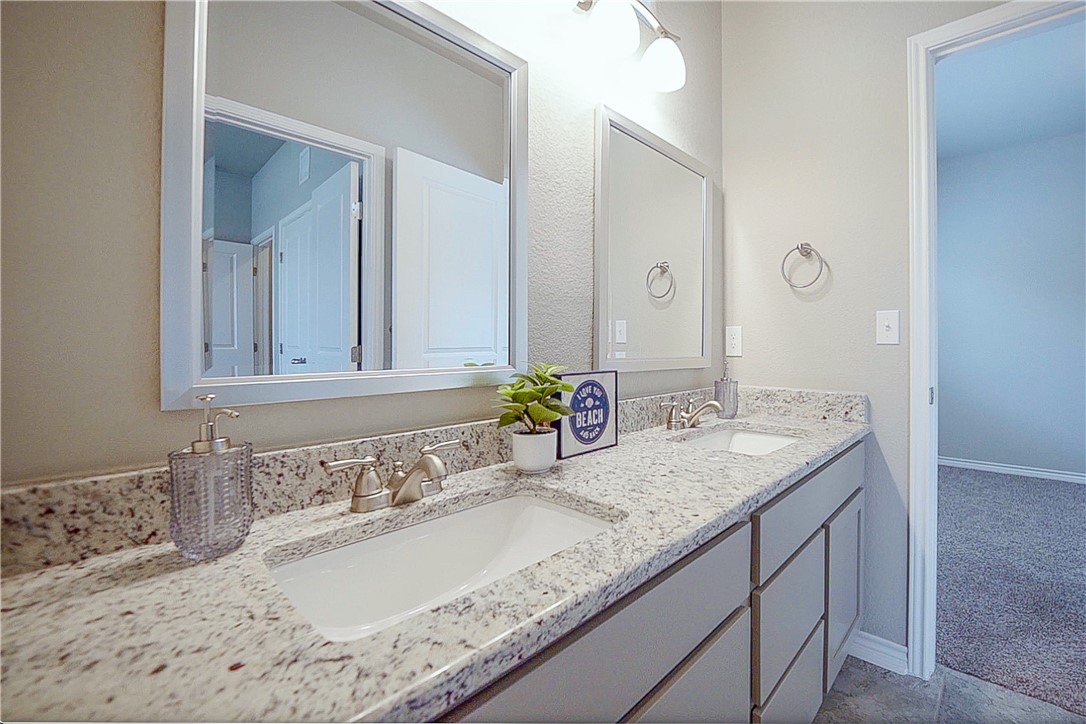 2538 Las Estrellas St Property Photo 28