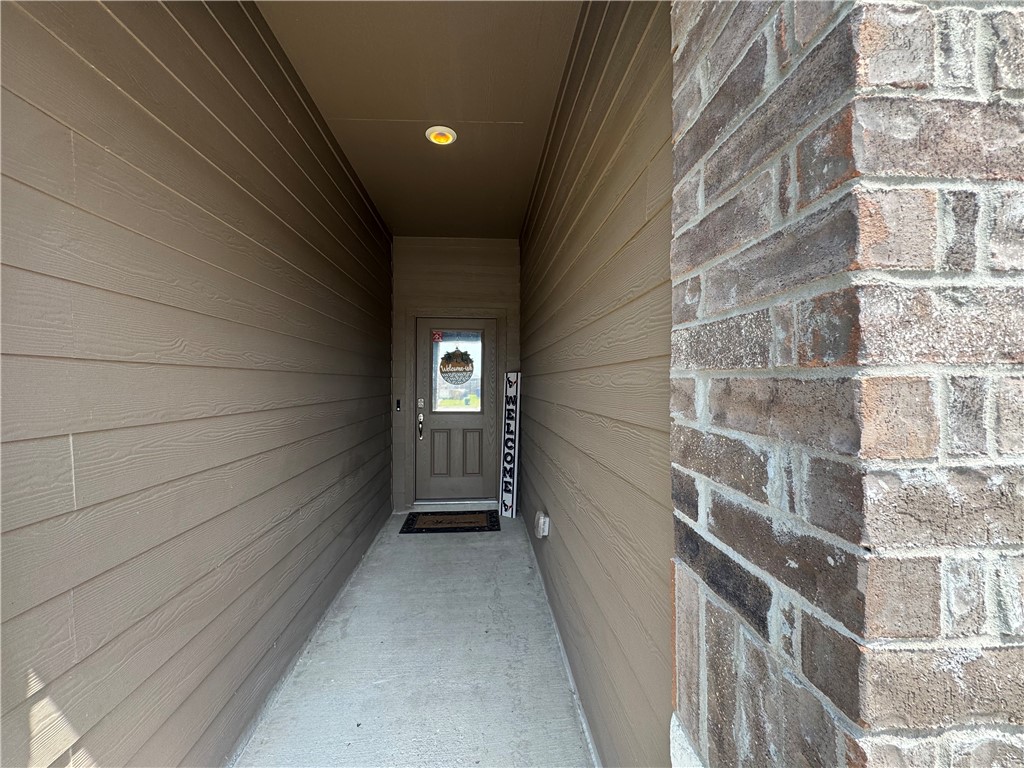 2682 Excelsior Blvd Property Photo 2