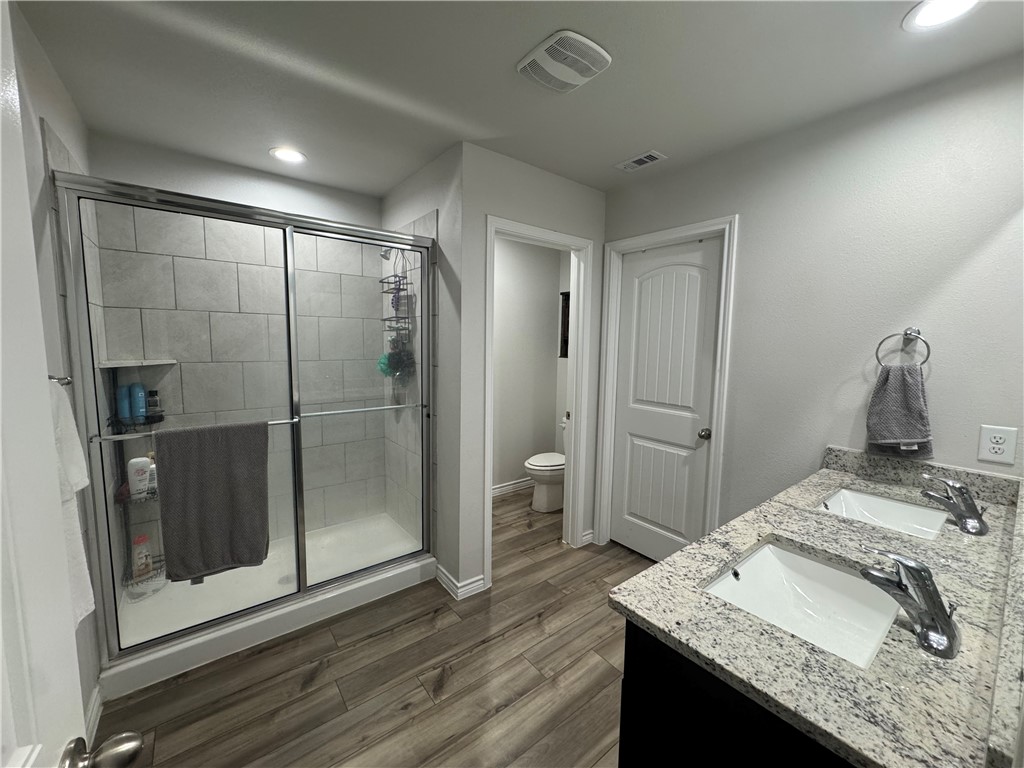 2682 Excelsior Blvd Property Photo 13