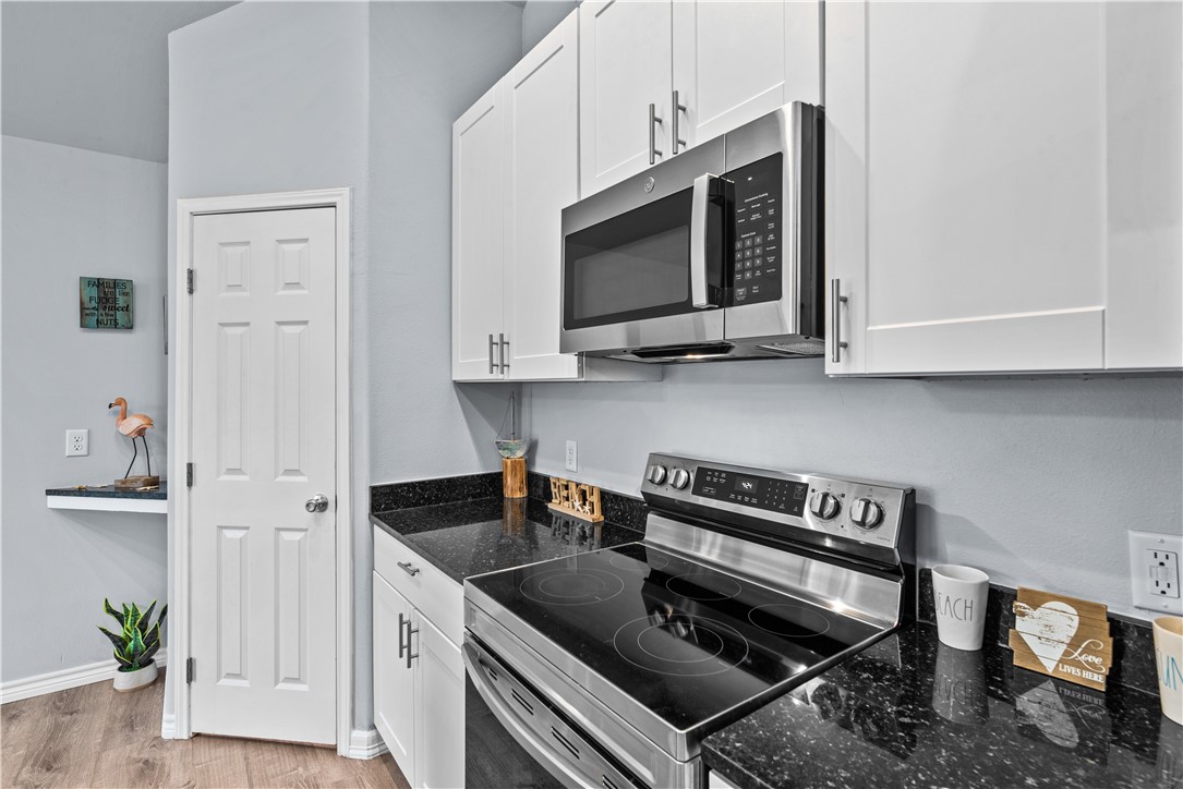 2111 Lone Star Property Photo 16