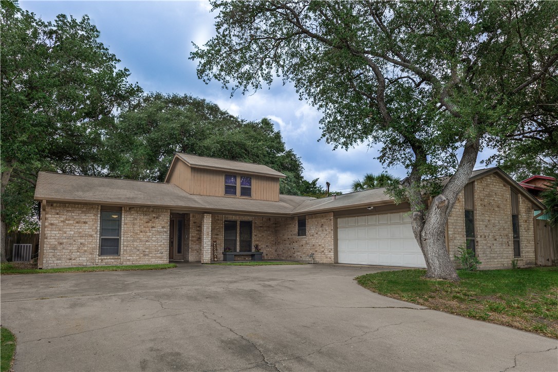 2413 Cricket Hollow St Property Photo 1