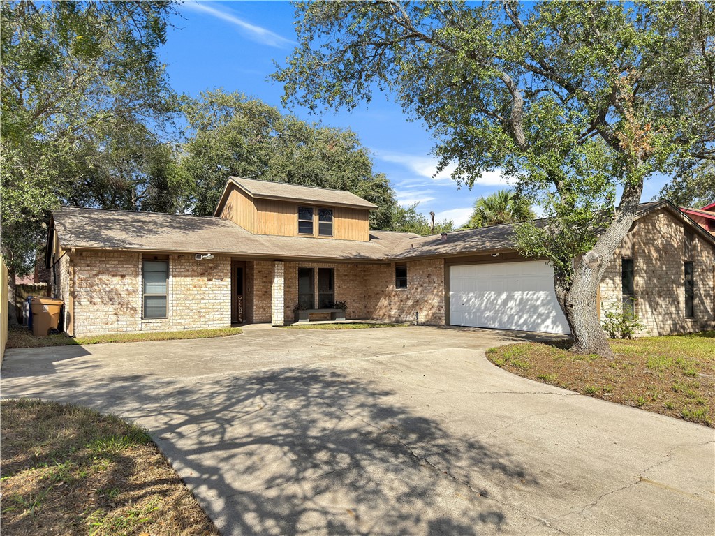 2413 Cricket Hollow St Property Photo 3