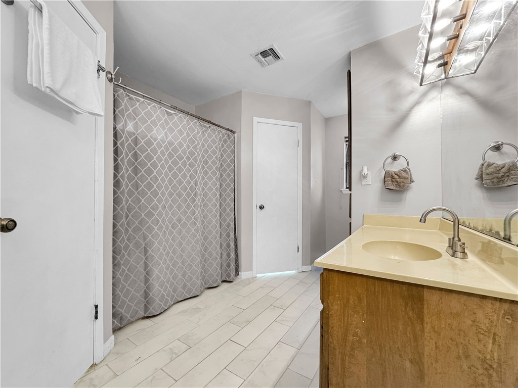 2413 Cricket Hollow St Property Photo 12