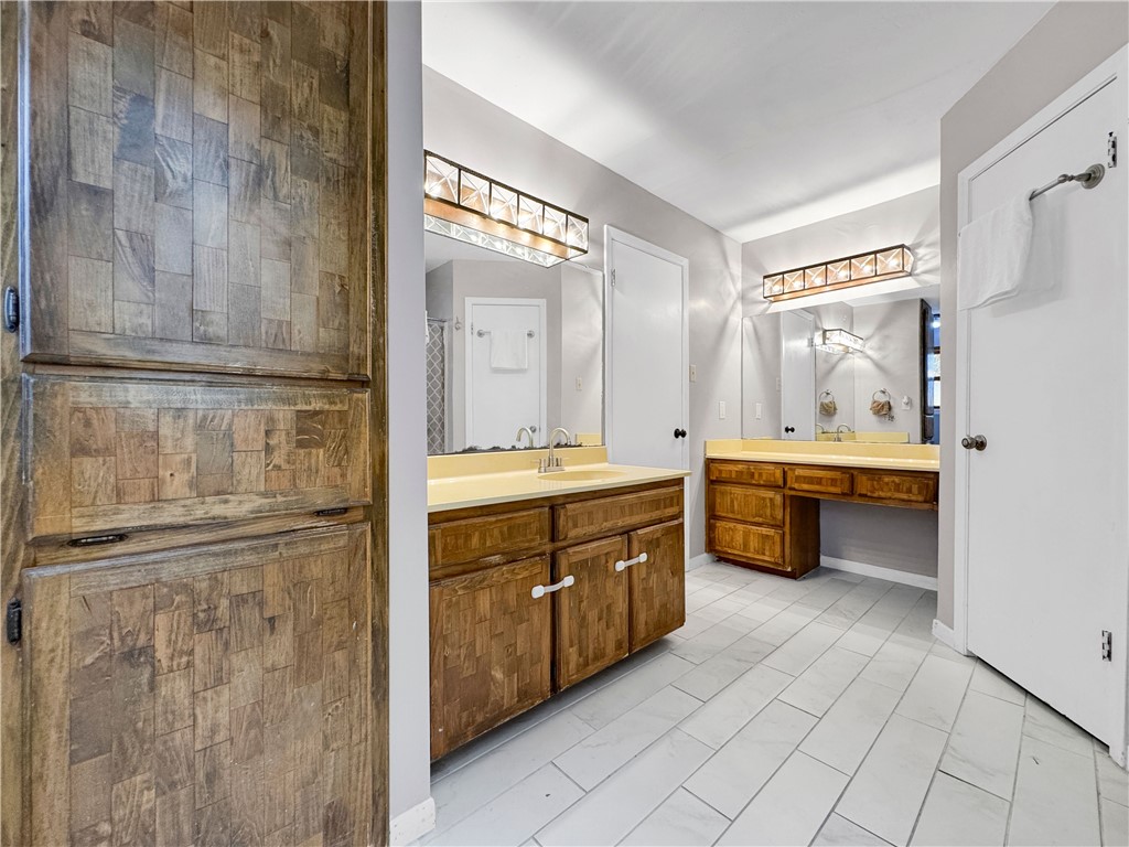 2413 Cricket Hollow St Property Photo 13