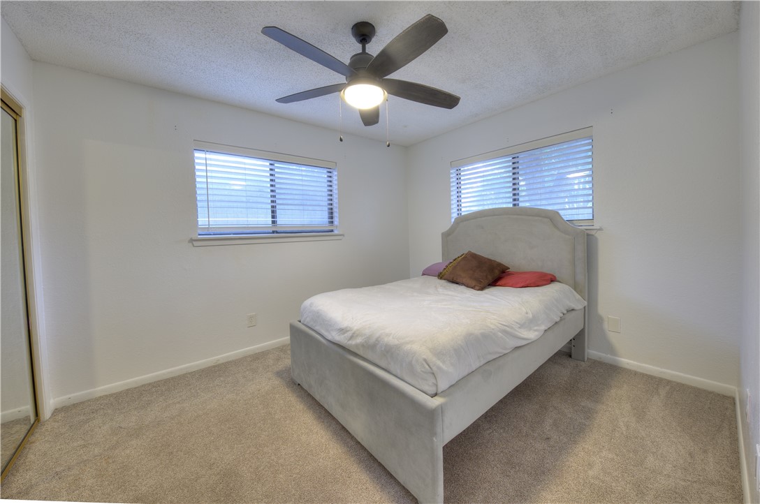 2413 Cricket Hollow St Property Photo 16