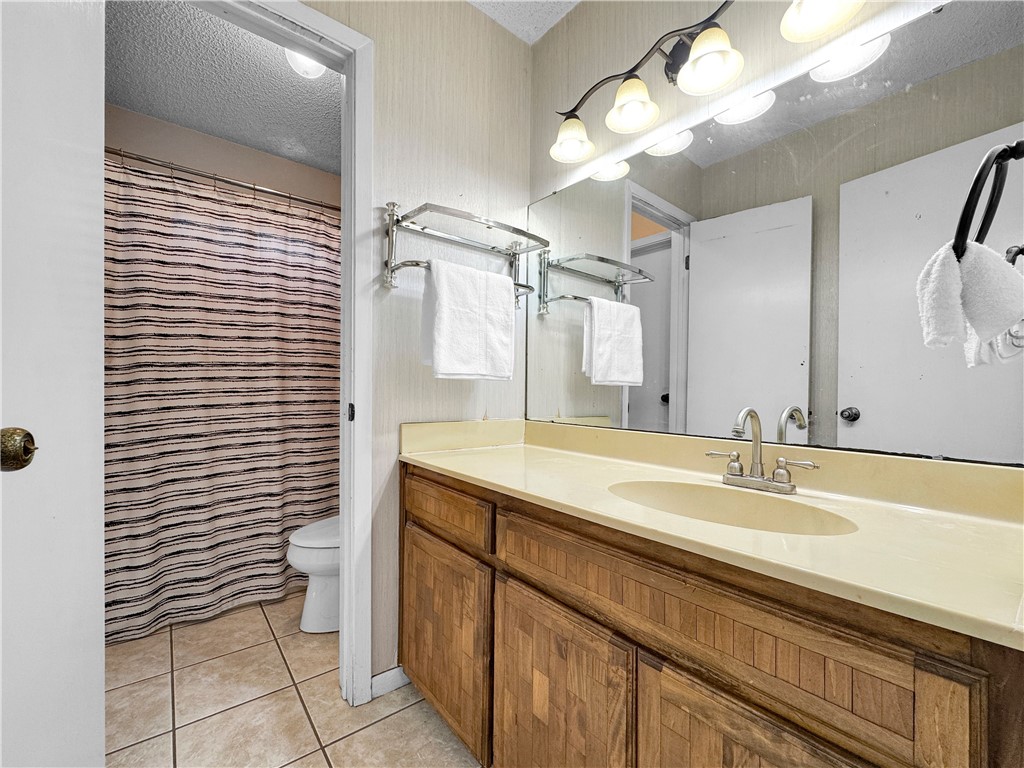 2413 Cricket Hollow St Property Photo 18