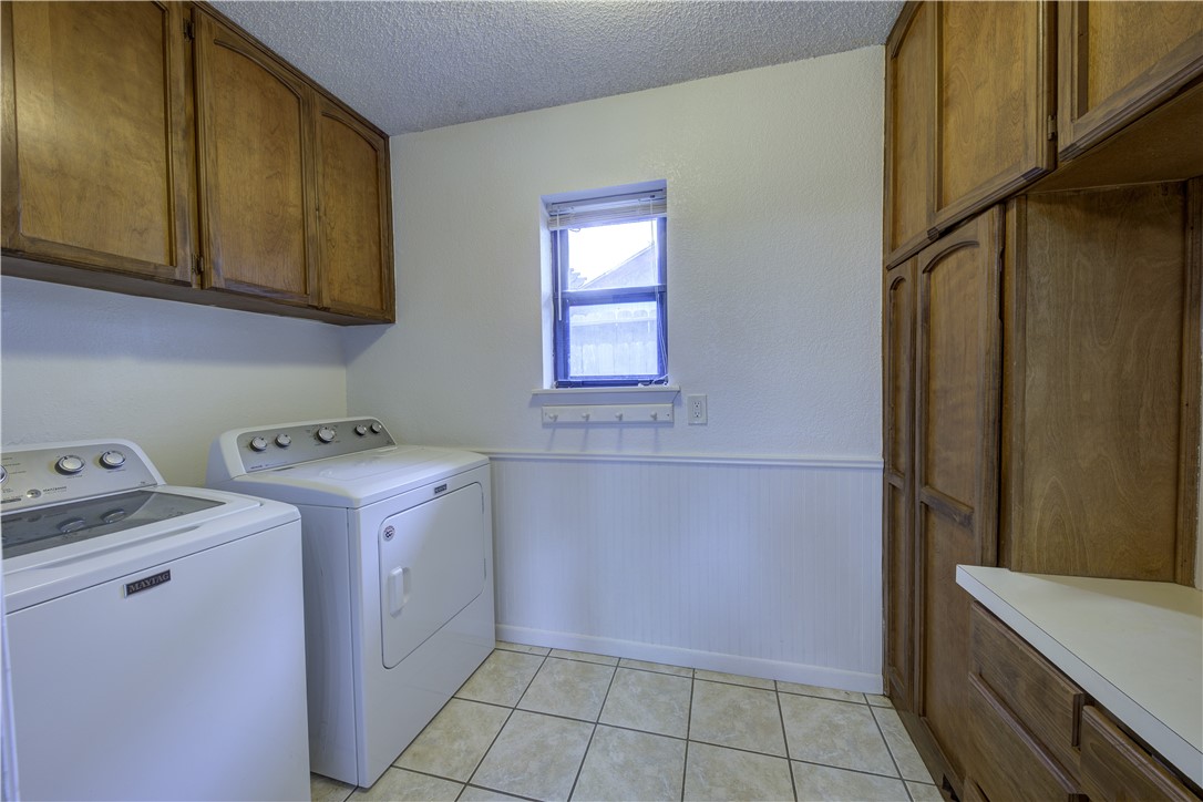 2413 Cricket Hollow St Property Photo 19