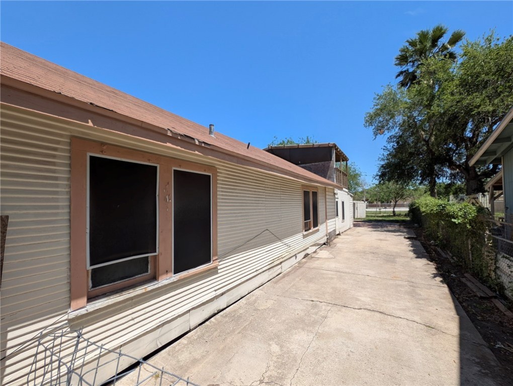 1114 11th St Property Photo 3