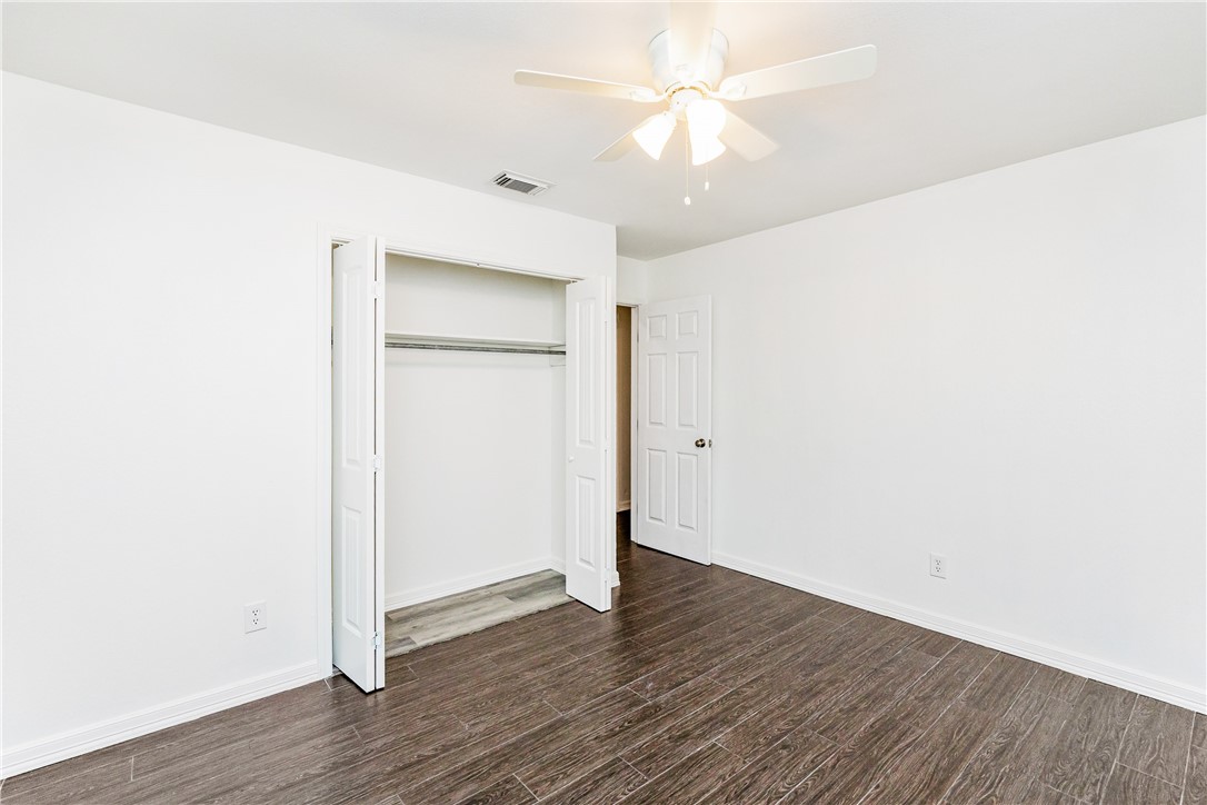 4925 Valley Stream Dr Property Photo 25