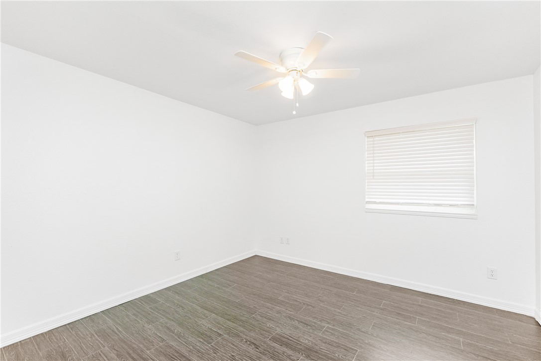 4925 Valley Stream Dr Property Photo 26