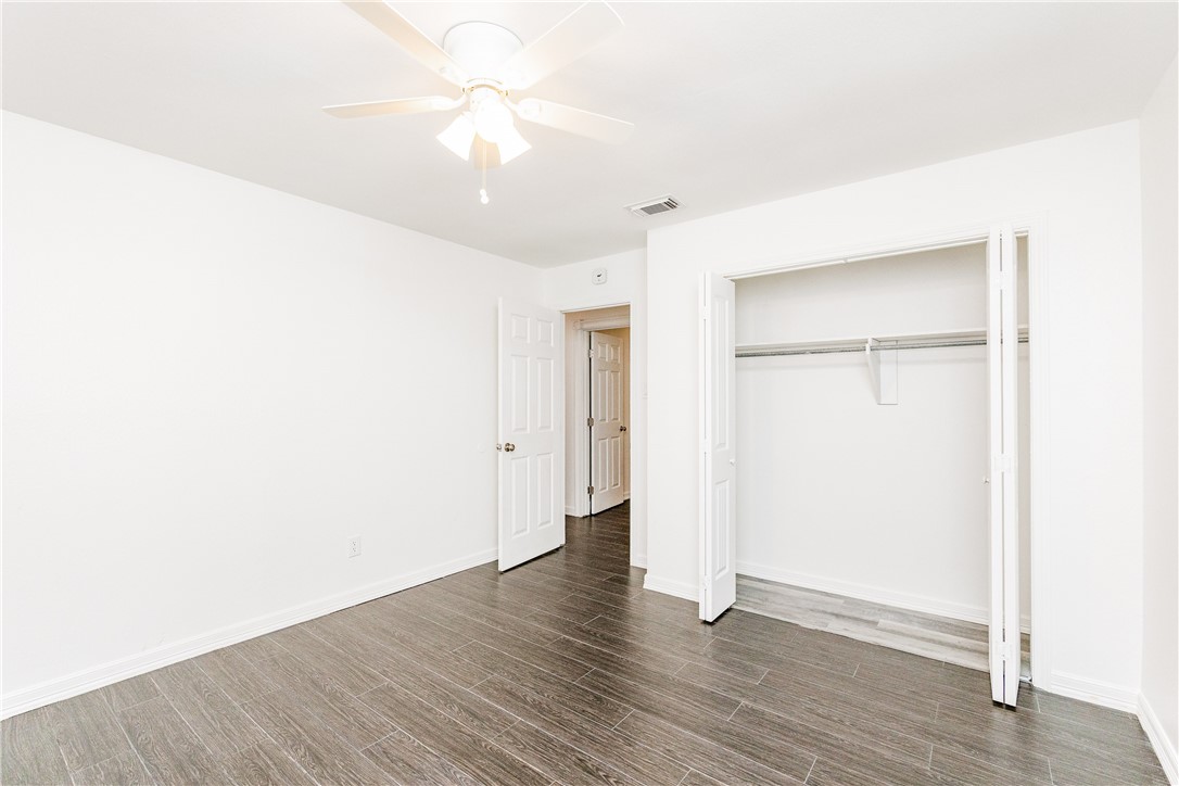 4925 Valley Stream Dr Property Photo 27