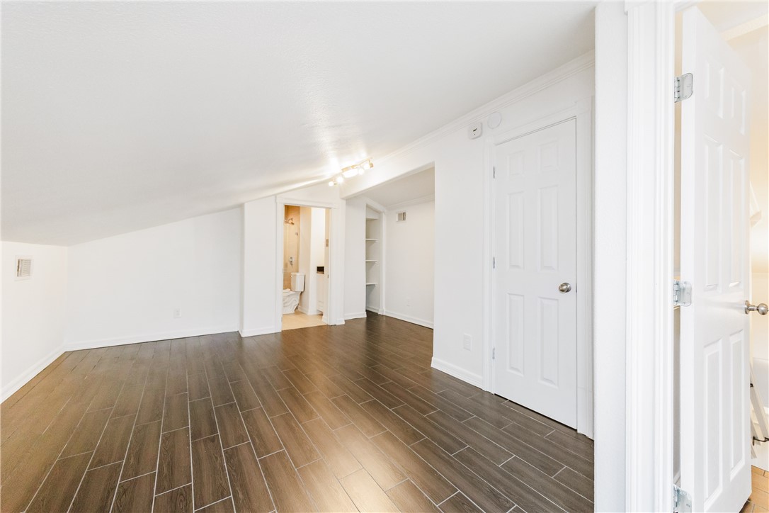 4925 Valley Stream Dr Property Photo 30