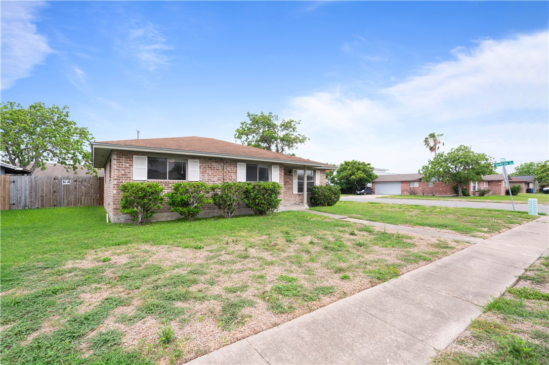 1729 Mermaid Dr Property Photo 4